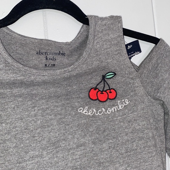 Abercrombie Kids Girls Gray Long Sleeve With Cherry Detail Size 9/10 NWT - Picture 2 of 5